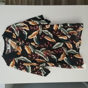 Hilo Hattie Hawaiian Shirt Men's 4XL Black with Green, Gold, and Red